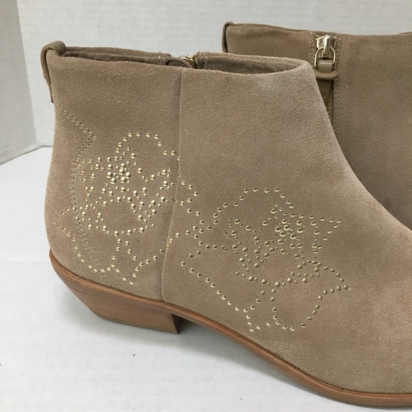 NWT Ted Baker Dakotas Studded Suede Ankle Boots - Picture 3 of 8